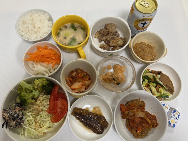小皿に盛った料理