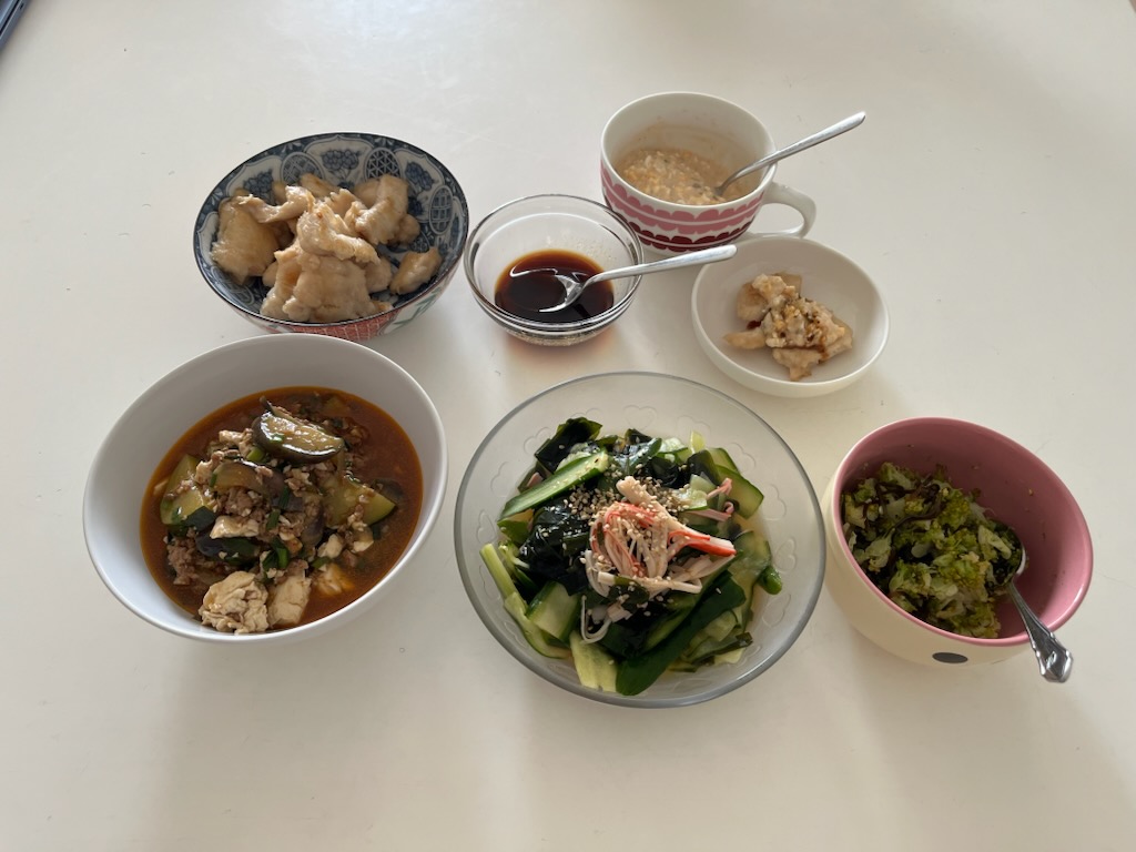 麻婆、中華サラダ、ブロッコリーの塩昆布和え、チキン南蛮