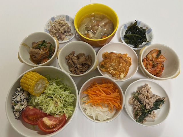 小皿に盛った料理