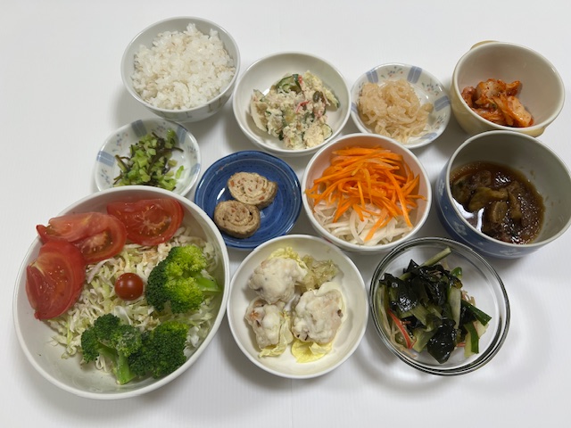 小皿に盛った料理