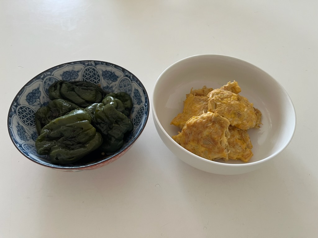 ピーマンまるごと煮、えのき卵