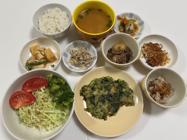 小皿に盛った料理