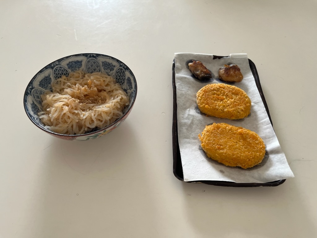 白滝のたらこ和え、冷凍コロッケ、ぶり竜田揚げの温め