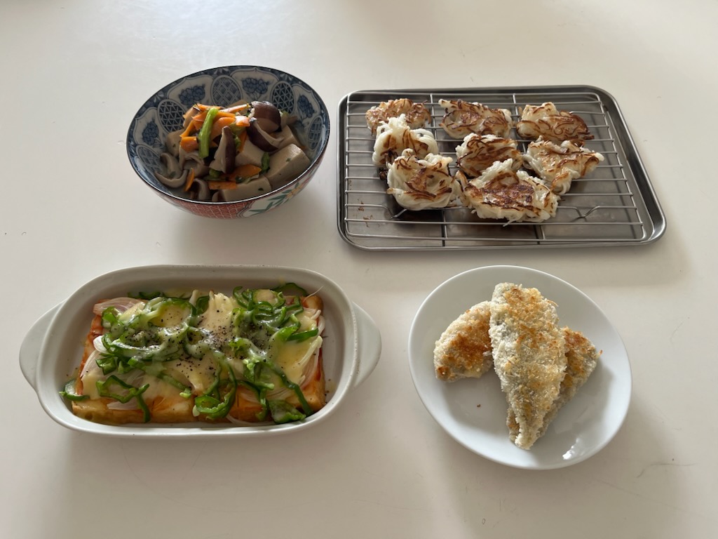 厚揚げピザ風、高野豆腐煮物、サクサク大根、アジフライ