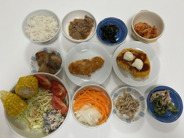 小皿に盛った料理