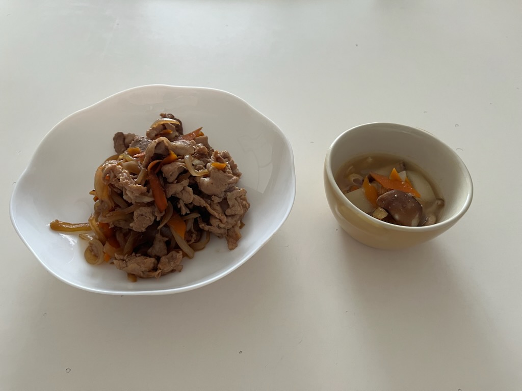 豚丼、豚汁。