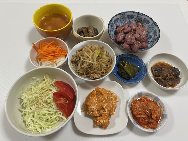 小皿に盛った料理