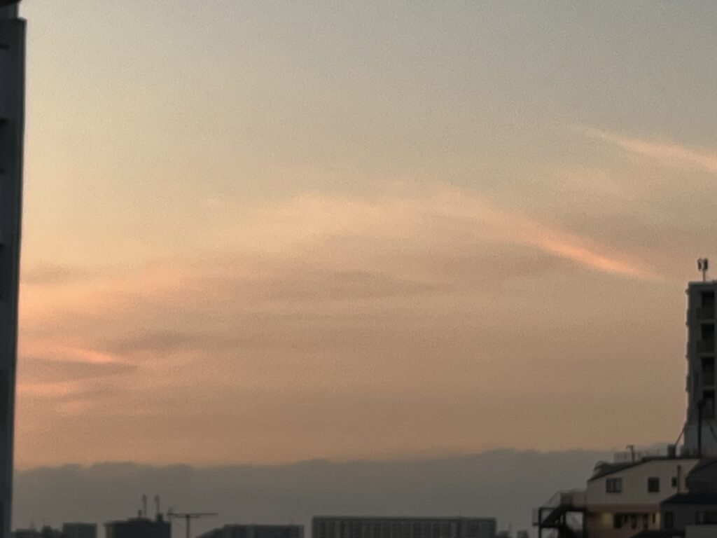 朝の空