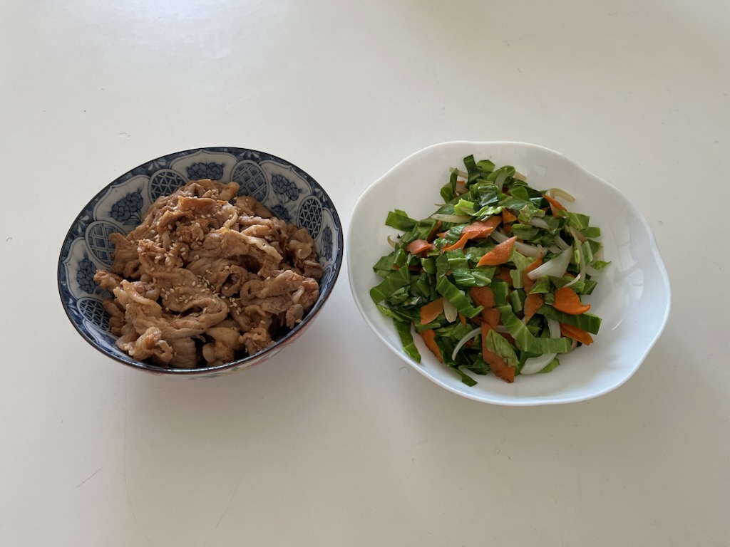豚肉の焼き肉のたれ味、野菜炒め。