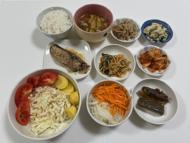 小皿に盛った料理