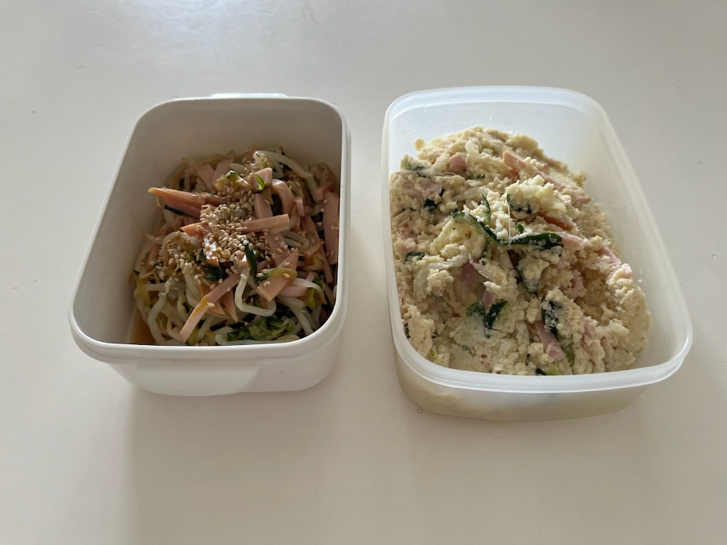 もやしの中華サラダ、おからサラダ。