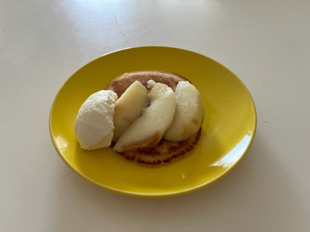 米粉のパンケーキと桃