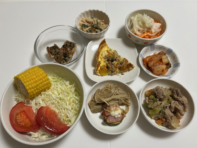 小皿に盛った料理