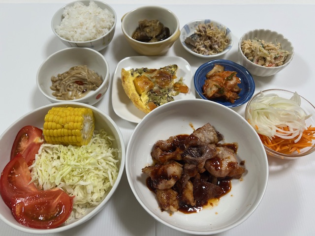 小皿に盛った料理