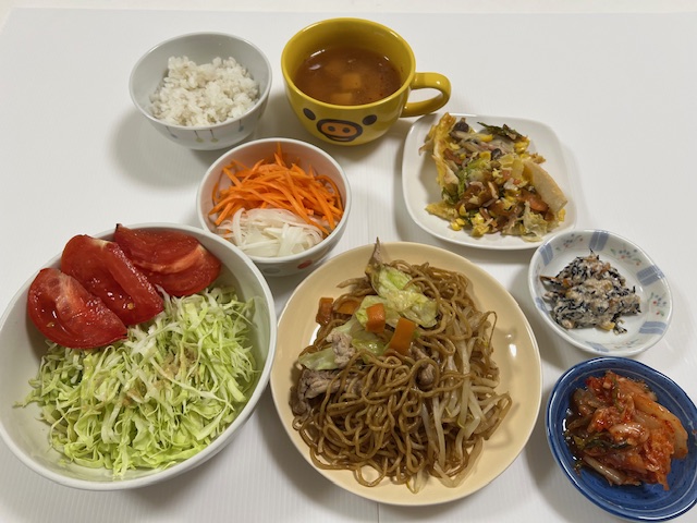 小皿に盛った料理