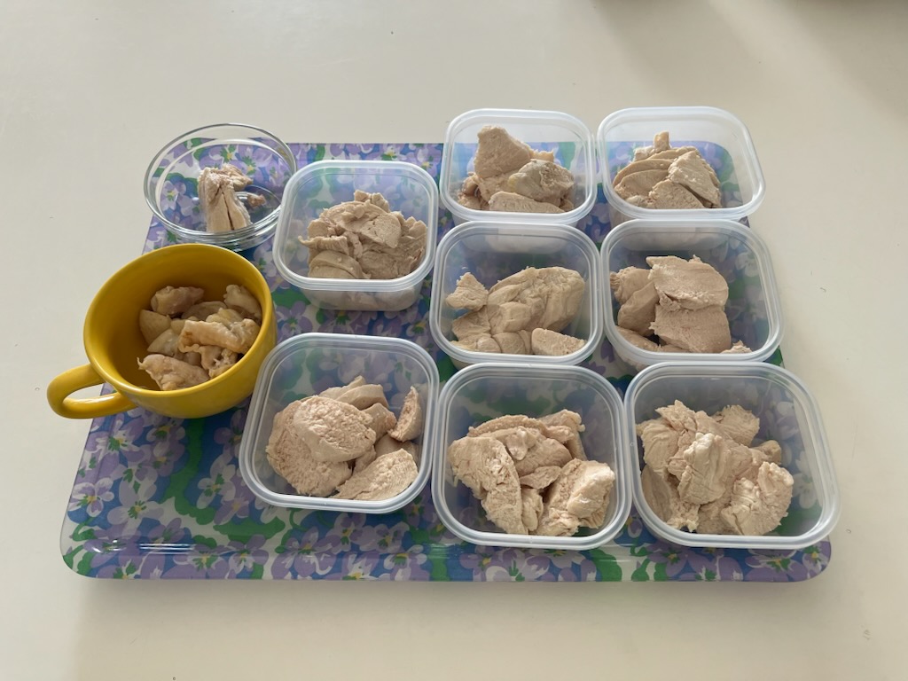 茹でた鶏むね肉