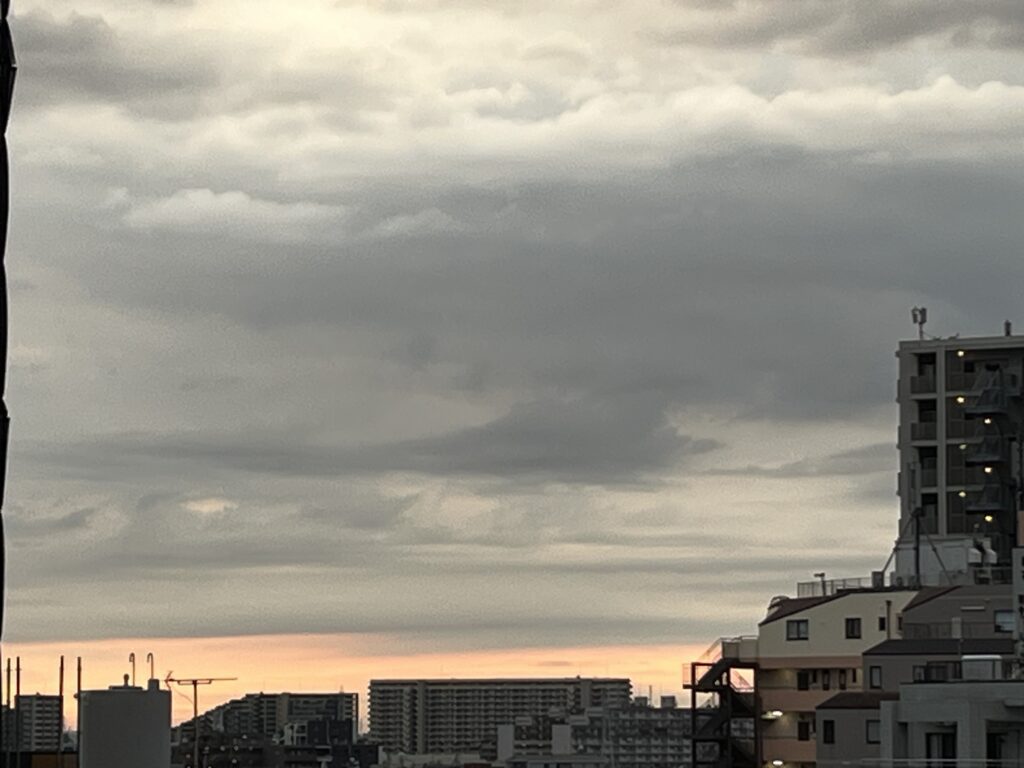 朝の空
