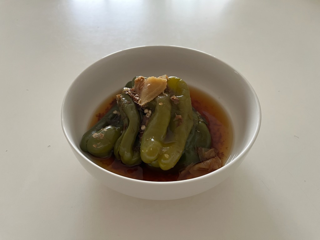丸ごとピーマンのくったり煮