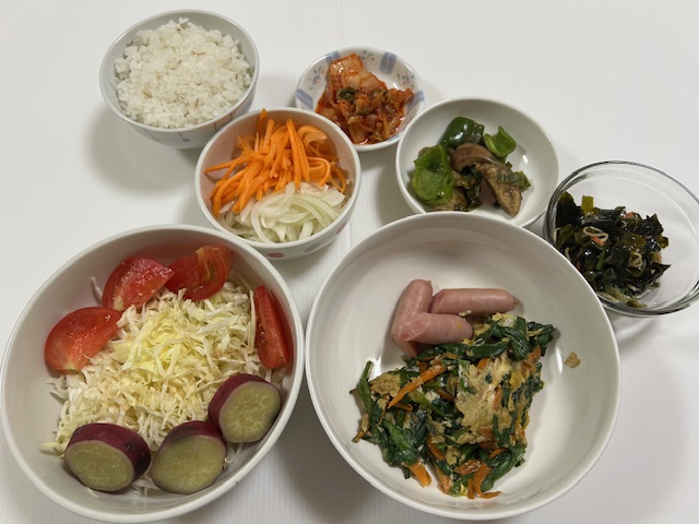 小皿に盛った料理