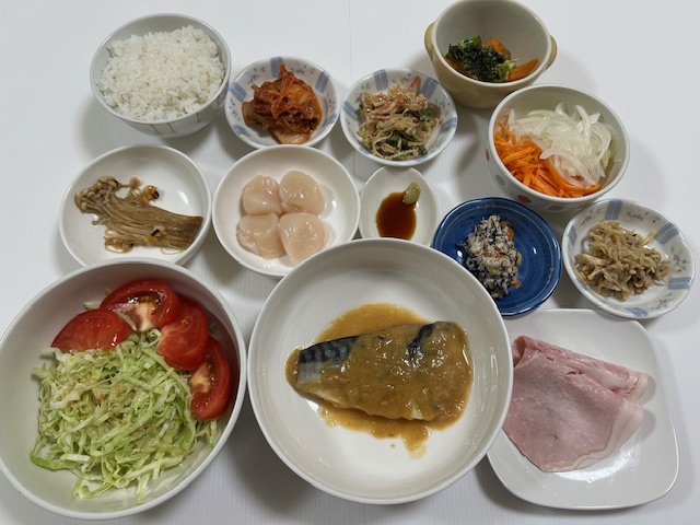 小皿に盛った料理