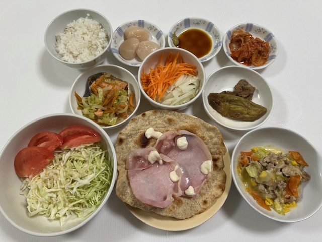 小皿に盛った料理