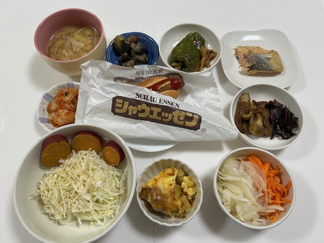 小皿に盛った料理