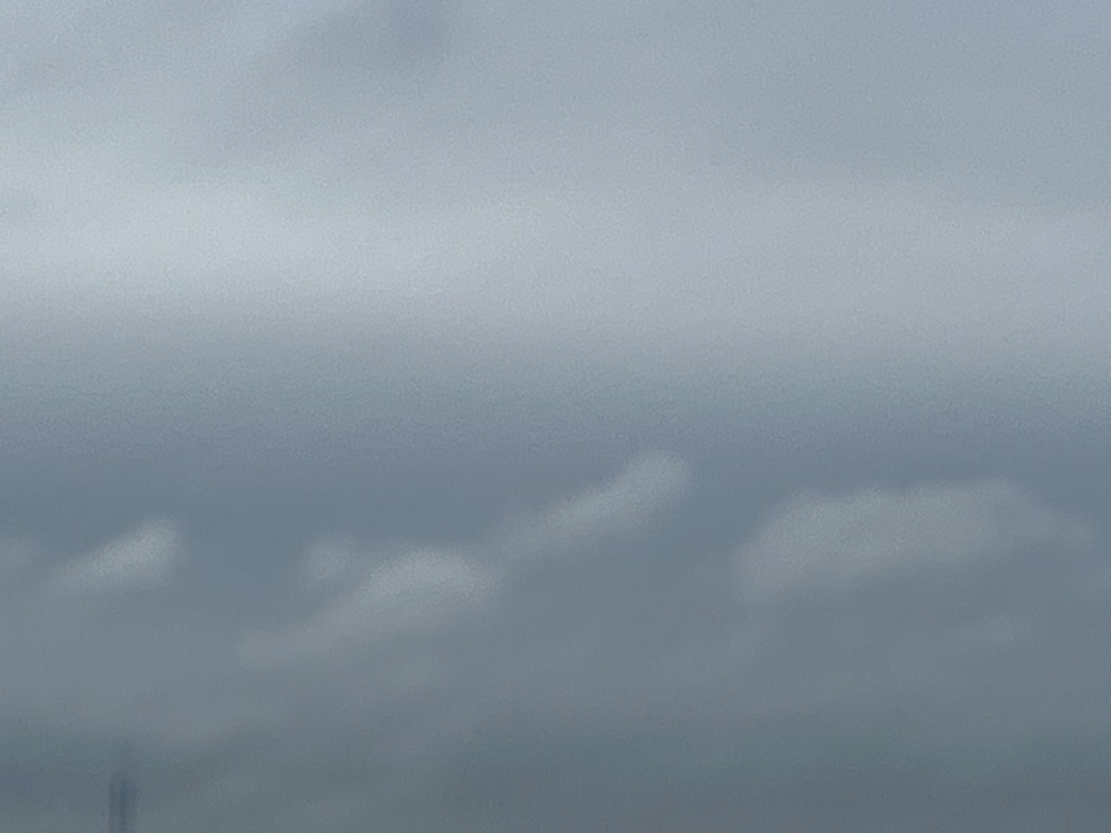 朝の雲