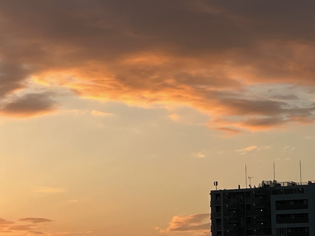 ６時の空