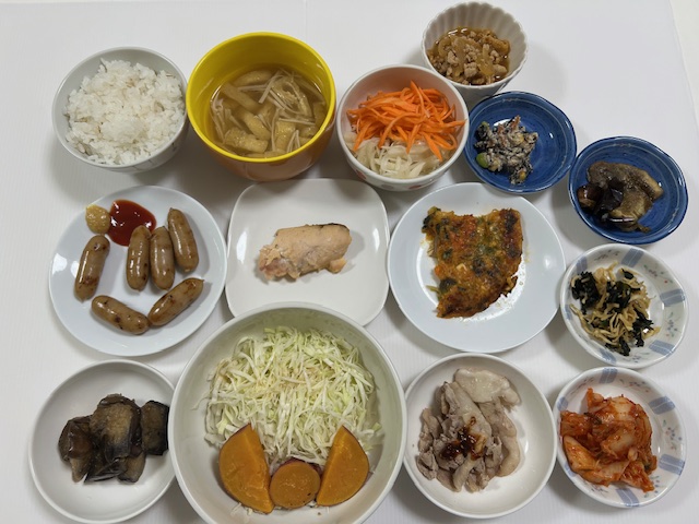 小皿に盛った料理