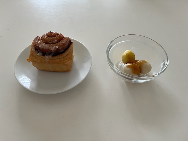 シナモンロール、月見みたらし団子