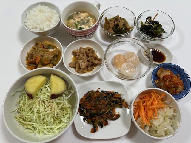 小皿に盛った料理