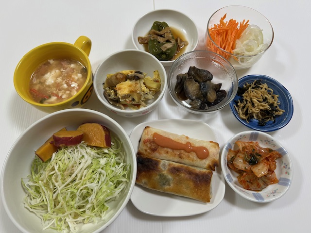 小皿に盛った料理