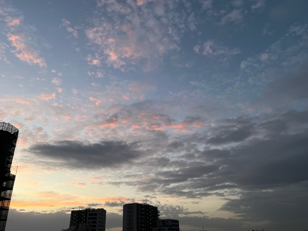 朝の雲