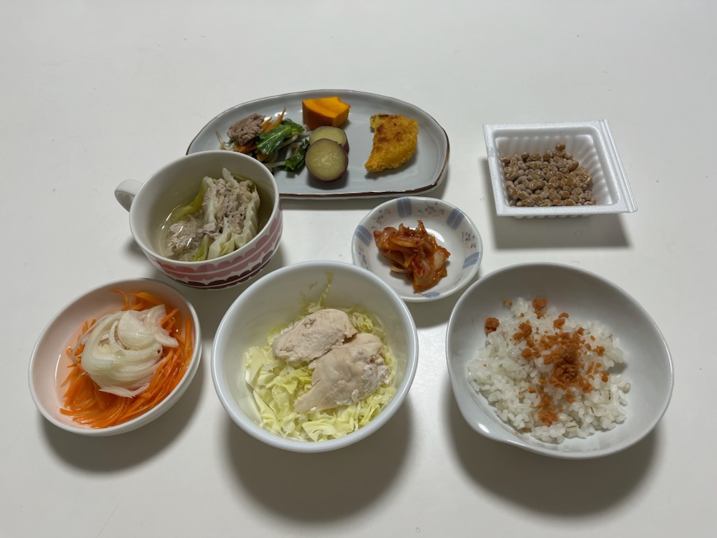 小皿に盛った料理