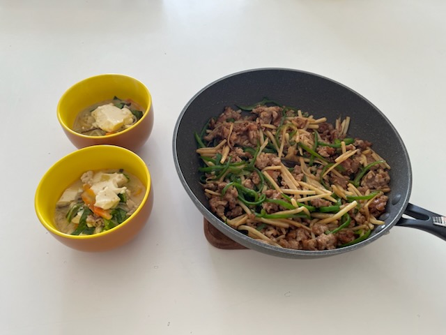 豆乳坦々春雨、青椒肉絲