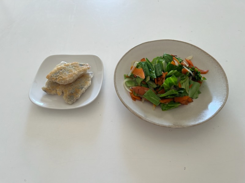 アジフライ、野菜炒め。