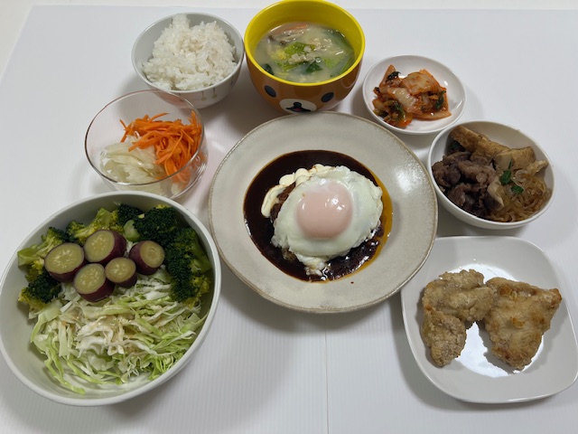 小皿に盛った料理