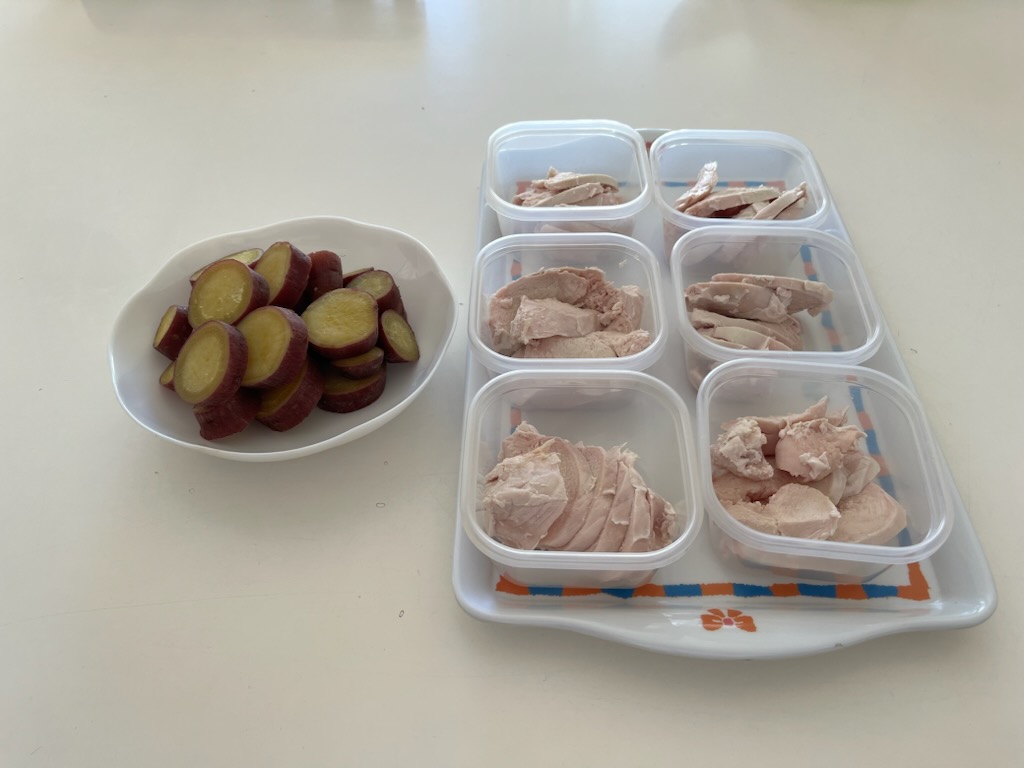 茹でさつまいも、茹で鶏むね肉