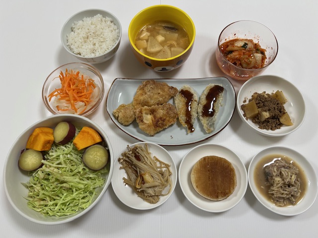 小皿に盛った料理