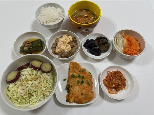 小皿に盛った料理