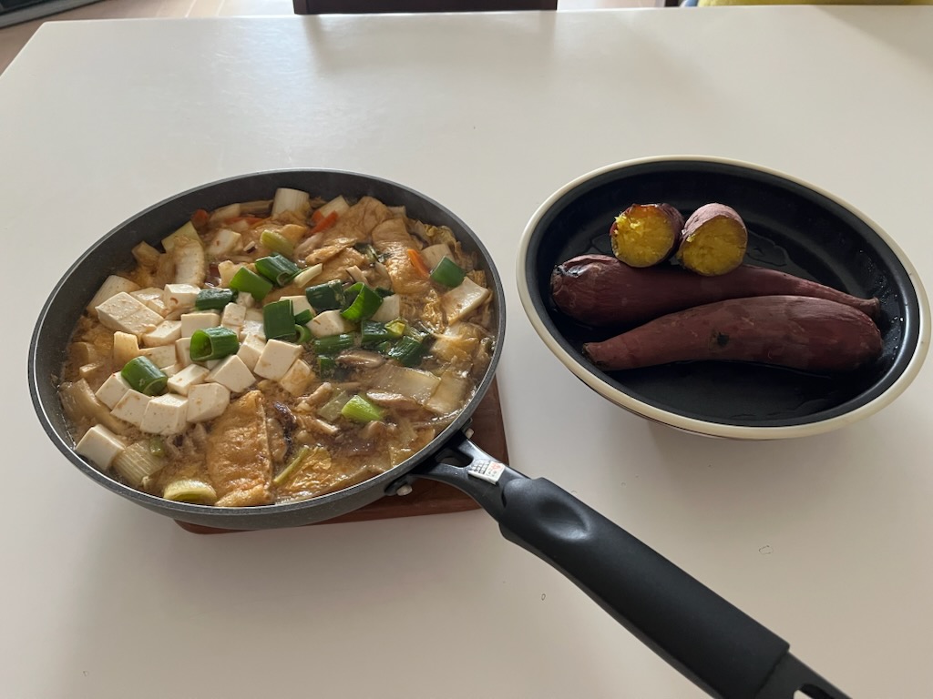 みそ味の鍋、焼き芋