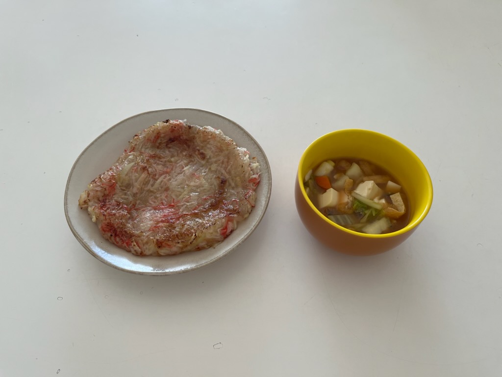 カニカマ入り大根餅、みそ汁