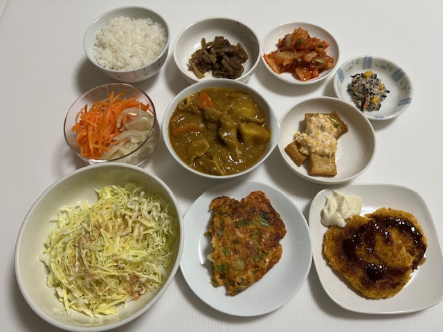 小皿に盛った料理