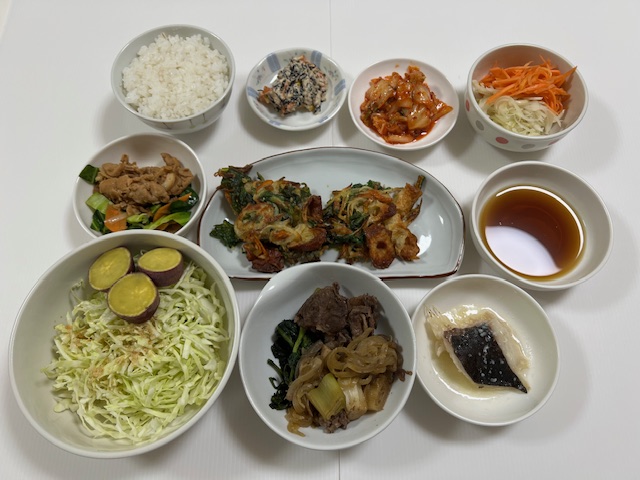 小皿に盛った料理