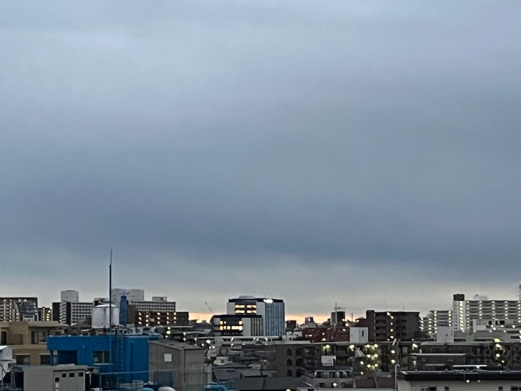 朝の空