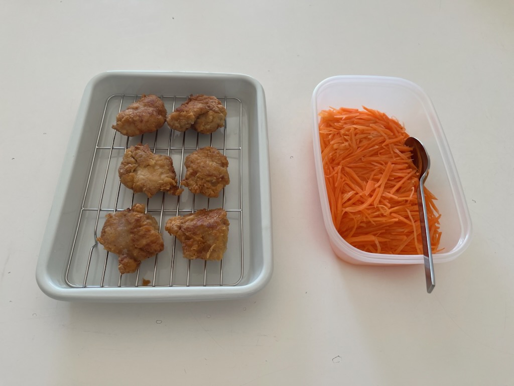 フライドチキン、酢にんじん