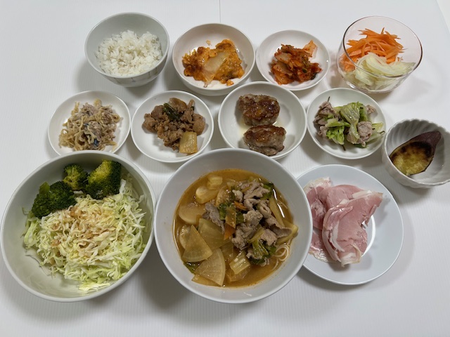 小皿に盛った料理