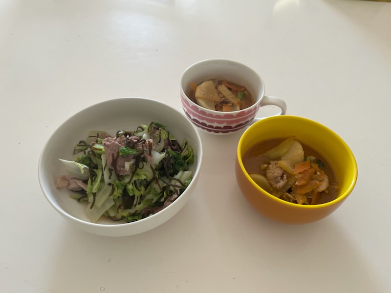 豚小間白菜、味噌ラーメンスープ