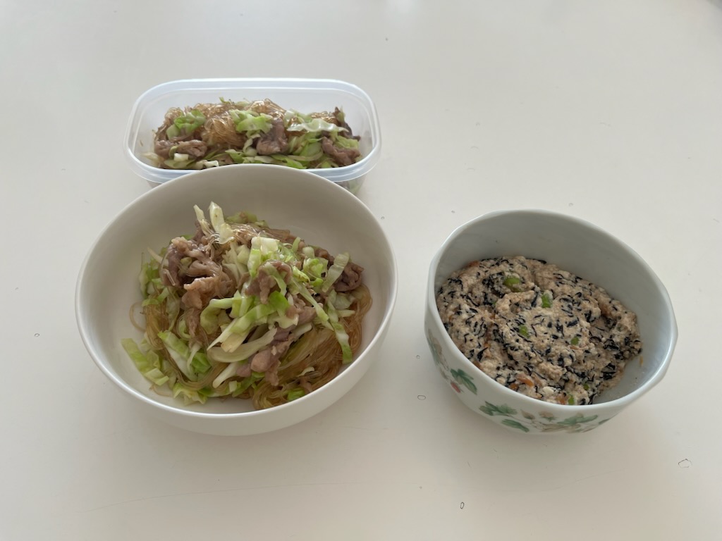 春雨とキャベツの炒め物、豆腐とひじきのカラフルサラダ