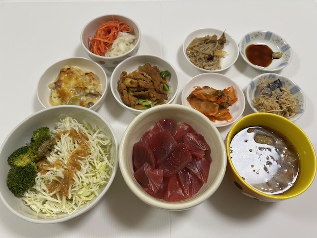 小皿に盛った料理